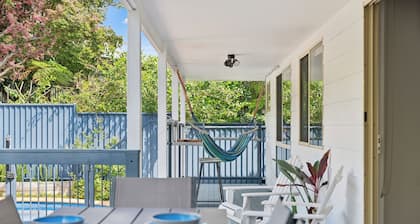 Mango Cottage 12 – Spacious 6-Bedroom Coastal Escape with Pool
