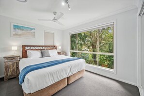 6 bedrooms, iron/ironing board, free WiFi, bed sheets - Mango Cottage 12 – Spacious 6-Bedroom Coastal Escape with Pool (SAWTELL)