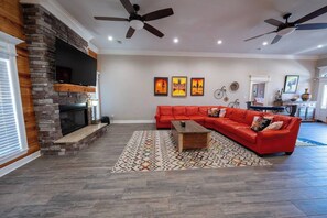 Smart TV, fireplace, offices, computer monitors