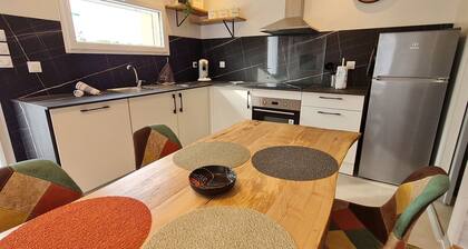 Single-storey cottage in Champenoux with private parking