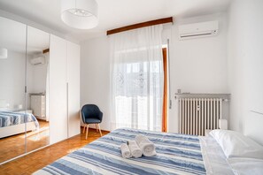 2 makuuhuonetta, silitysrauta/-lauta, Wi-Fi, vuodevaatteet