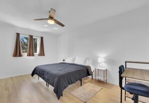 2 bedrooms, iron/ironing board, WiFi, bed sheets - Charming 2-bedroom condo in terrific Cape Coral (Cape Coral)