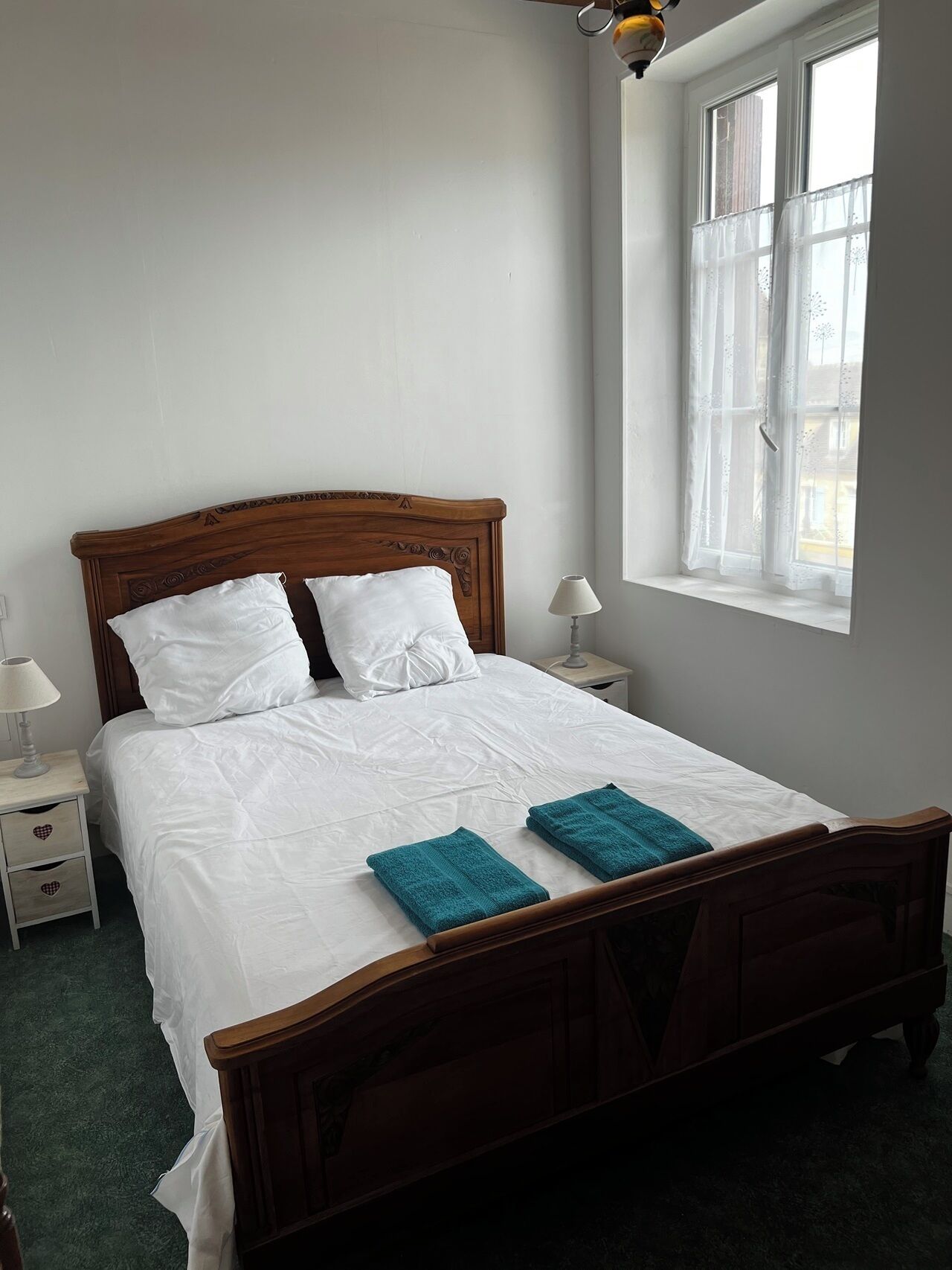 2 slaapkamers, een strijkplank/strijkijzer, reisbedje, gratis wifi