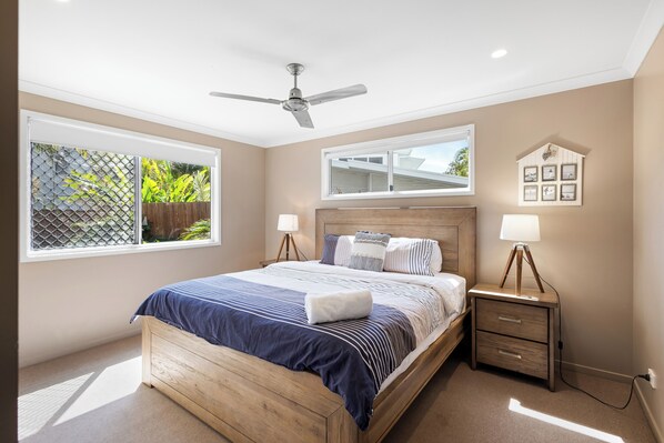 5 habitaciones, escritorio, tabla de planchar con plancha y wifi gratis 