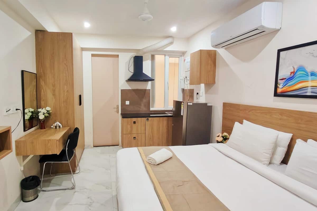 Deluxe Room | Katil Select Comfort, meja, ruang kerja komputer riba, Wi-fi percuma