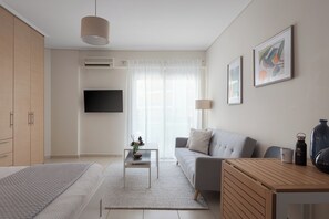 1 slaapkamer, een kluis op de kamer, een strijkplank/strijkijzer