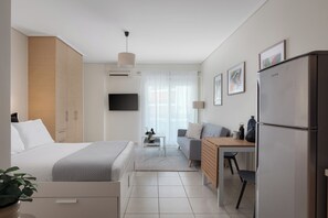 1 bedroom, in-room safe, iron/ironing board, travel cot - Athenian Comfort Apartments (Zografou)