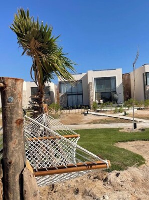 Property grounds - Enchanting Seaview 2 BR Loft in Mesca, Somabay (Somabay)