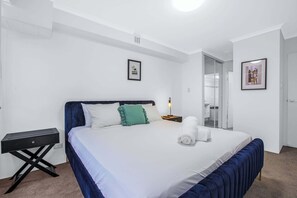 2 bedrooms, iron/ironing board, WiFi, bed sheets - Pyrmont Escape - Prime Location, Pool and Parking (Pyrmont)