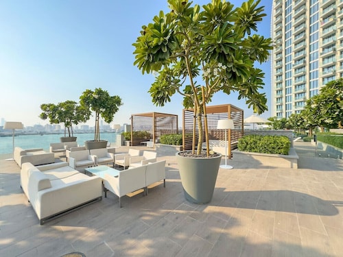 Elegant Dubai 2BR | Family-Friendly, Gym & Waterfront