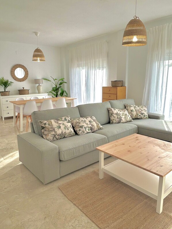 Smart TV - Townhouse 5 minutes from downtown (Almuñécar)