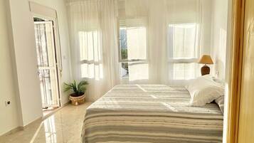 3 Schlafzimmer, Bügeleisen/Bügelbrett, Reisekinderbett, kostenloses WLAN