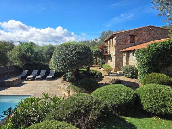 Pool - Charming Stone House with Pool – 7 Minutes from Porto-Vecchio (Sotta)