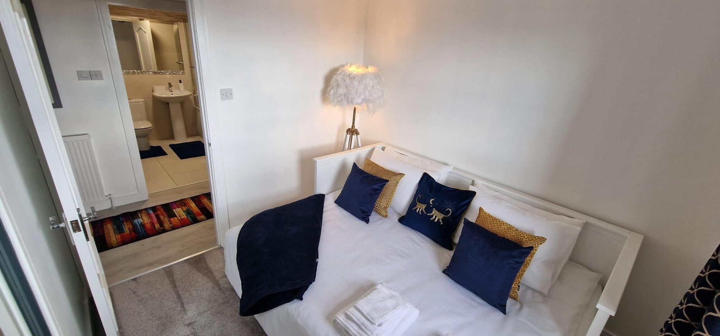 2 habitaciones, wifi gratis y ropa de cama 