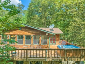 Property grounds - Log Cabin | King Beds | Lake Access (Gouldsboro)