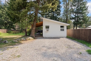 Exterior - Hidden Gem Super Cute 2-bedroom cabin with WiFi, AC, Fire pit in Hungry Horse (Hungry Horse)