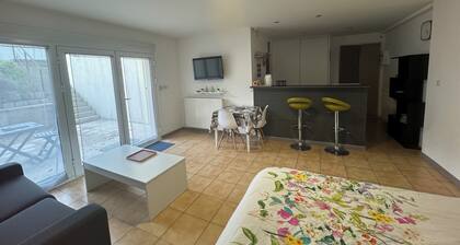 Joli Studio au calme proche Roissy , Chantilly et Astérix