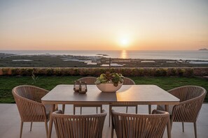 Outdoor dining - GG Villas (Kissamos)