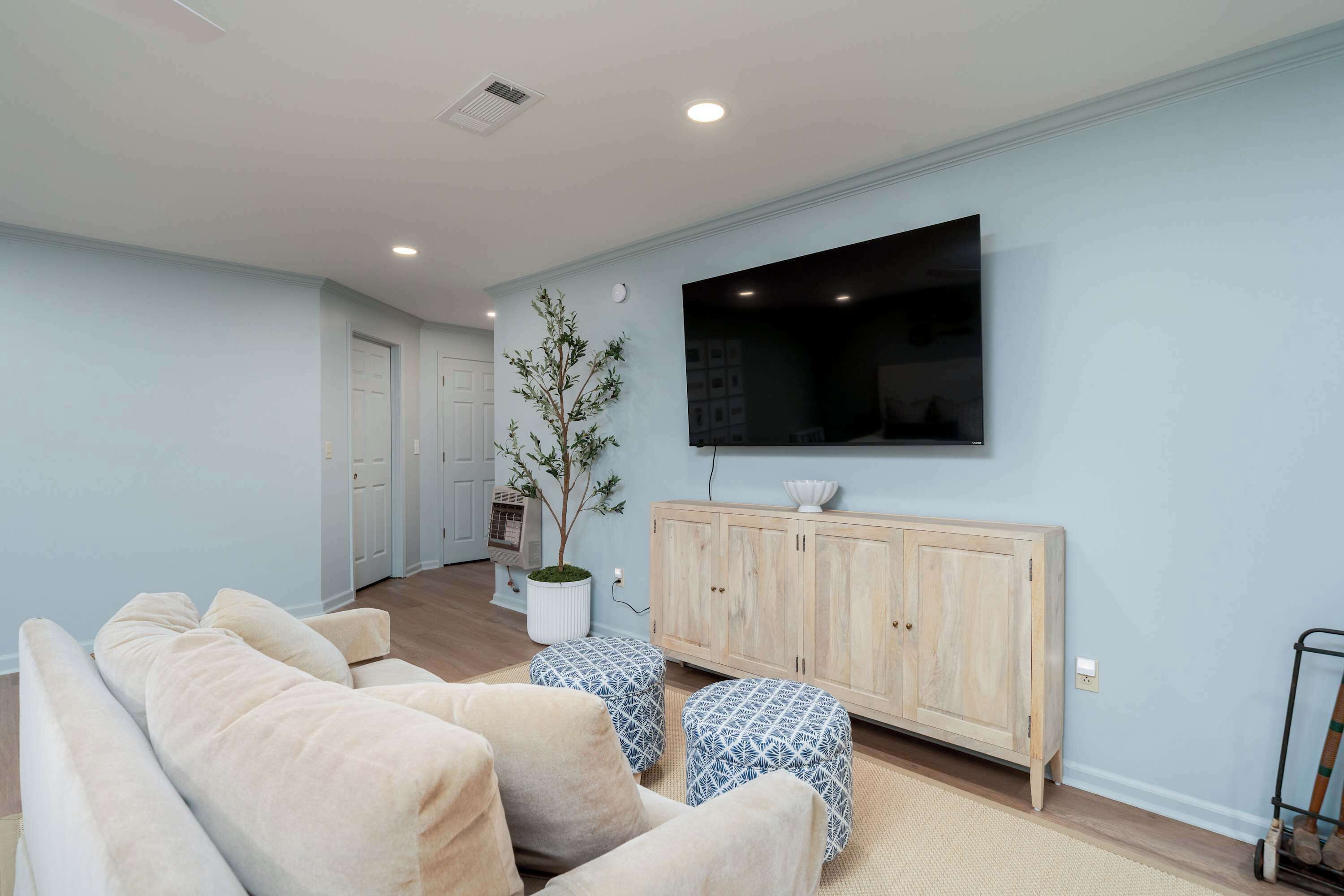 TV, offices