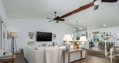 Southern Shore Cottage- Lake Tuscaloosa- 3BR/2.5BA