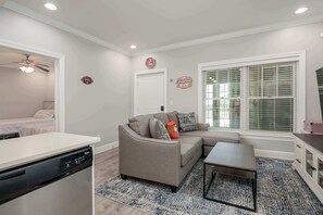 TV, offices - Kickoff Condo- Prime Location- Walk to UA/Strip (Tuscaloosa)