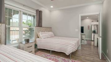 2 bedrooms, desk, iron/ironing board, WiFi