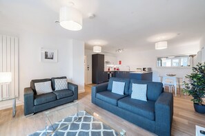 Tallelokero huoneessa, äänieristys, ilmainen Wi-Fi, pääsy pyörätuolilla