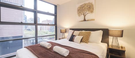 2 عدّة غرف نوم ومكواة/لوح كي وواي فاي مجانًا وملاءات أسرّة