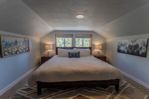 3 bedrooms, desk, iron/ironing board, free WiFi