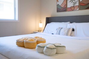 3 bedrooms, desk, iron/ironing board, WiFi