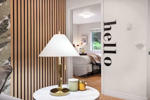 2 habitaciones, tabla de planchar con plancha, wifi y ropa de cama 