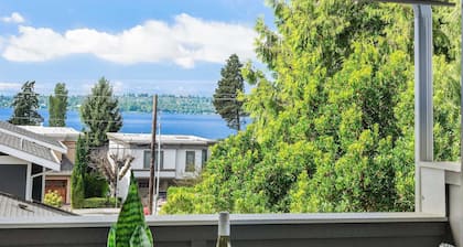 Modern 2BR/2BA Kirkland Home, Walk to Beach Park