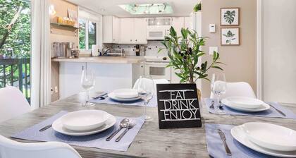 Modern 2BR/2BA Kirkland Home, Walk to Beach Park