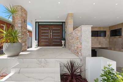 4Level Luxury with Rooftop Oasis with City Skyline views