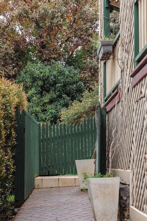 Enceinte de lâhĂ©bergement