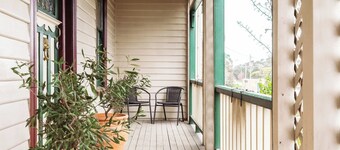 Cable’s Landing, heritage home near the Gorge