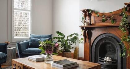 Cable’s Landing, heritage home near the Gorge