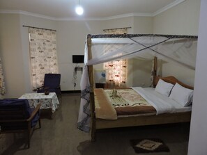 Deluxe Double Room, Garden View - KLH RESORT (Karatu)