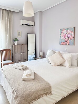 2 bedrooms, iron/ironing board, travel cot, free WiFi