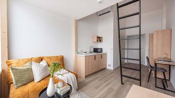 Kamar Basic | 1 kamar tidur, meja kerja, ruang kerja ramah laptop, dan Wi-Fi gratis