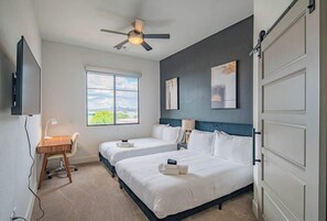 2 chambres, fer et planche à repasser, Wi-Fi, draps fournis