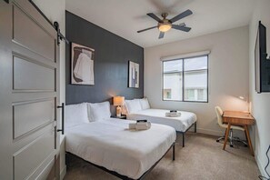2 habitaciones, tabla de planchar con plancha, wifi y ropa de cama