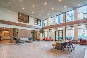 Lobby - Luxe Stay | Kierland, TPC Golf, Pool, Gym, W/D (Scottsdale)