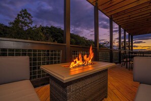 Property grounds - SplashOfSunshine: Indoor Pool, Views, Games, Hot Tub, Wifi, Modern, Gatlinburg! (Gatlinburg)