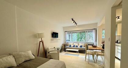 Spectacular for 2 people in Mar del Plata, steps away from the beach.