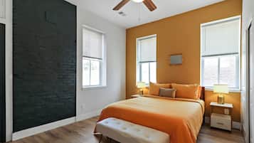 4 bedrooms, iron/ironing board, WiFi, bed sheets