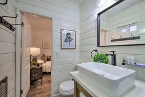 Ducha, secador de pelo, toallas