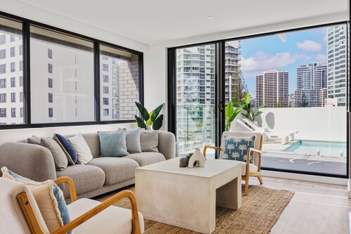 The Shores Surfers Paradise Apartments