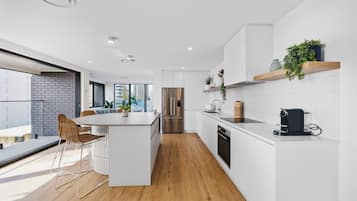 Penthouse, 3 Bedrooms, Private Pool, Ocean View | Private kitchen | Full-size fridge, microwave, stovetop, dishwasher