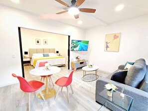 1 habitación, tabla de planchar con plancha, wifi y ropa de cama